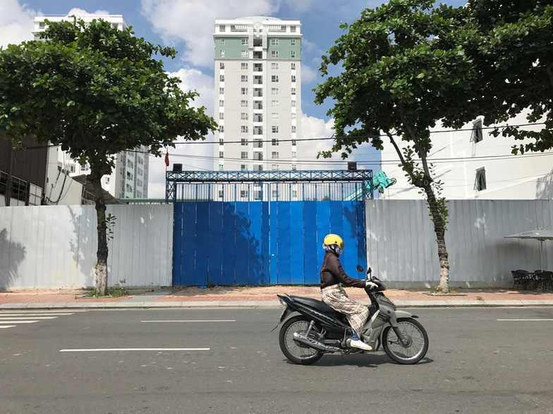 [-]Điểm[-]mặt[-]đất[-]công[-]Đà[-]Nẵng[-]bị[-]bán[-]rẻ,[-]sang[-]tay[-]lãi[-]trăm[-]tỉ